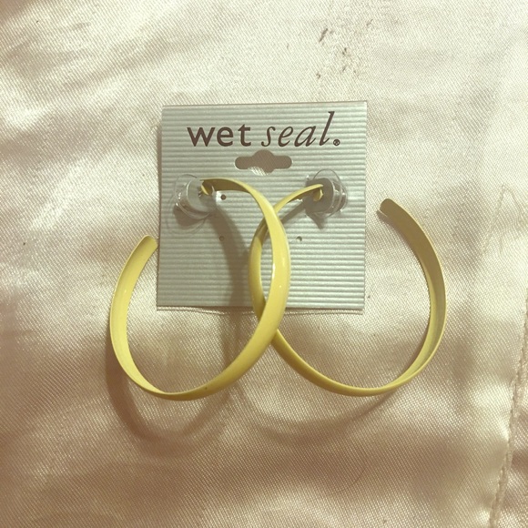 SALE 5 for $25 Wet seal hoop earrings - Picture 2 of 3